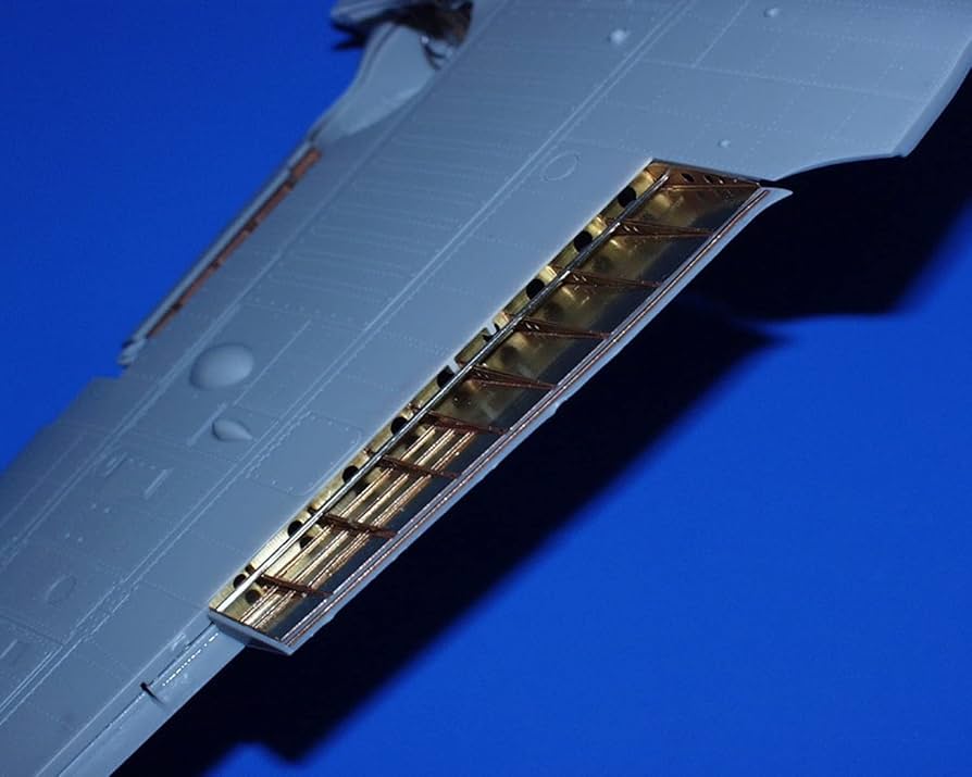 Amazon | エデュアルド 1/32 三菱 A6M5 零式艦上戦闘機 五二型